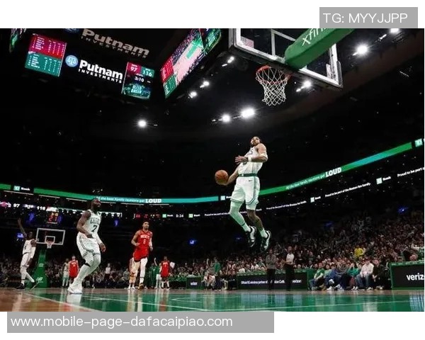 塔图姆重返训练状态回归自我感受良好期待新赛季表现 塔图姆重返训练状态回归自我感受良好期待新赛季表现