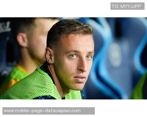 纽卡后卫沙尔合同明年到期或将在冬窗转会离队