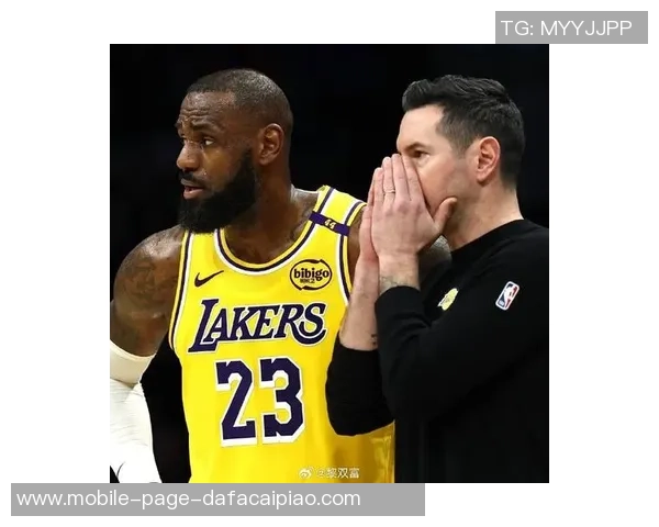 詹姆斯最后一攻前询问雷迪克暂停建议雷迪克果断选择直接进攻策略 詹姆斯最后一攻前询问雷迪克暂停建议雷迪克果断选择直接进攻策略