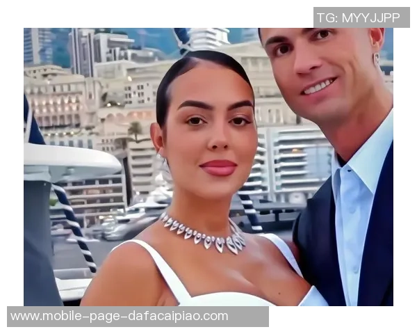 C罗为乔治娜庆生晒甜蜜合照表达爱意祝福生日快乐